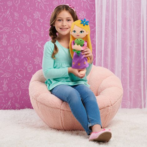 Disney Store Rapunzel Doll Tangled Plush Princess 20 EUC