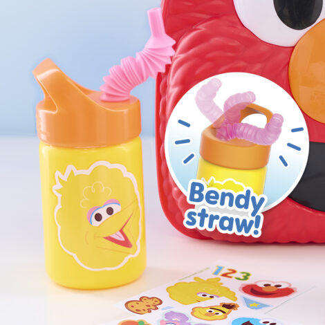 https://justplayproducts.com/wp-content/uploads/2023/07/57599-Sesame-Street-Have-A-Sesame-Day-Bag-Set-LUX-Callout-4-470x470.jpg